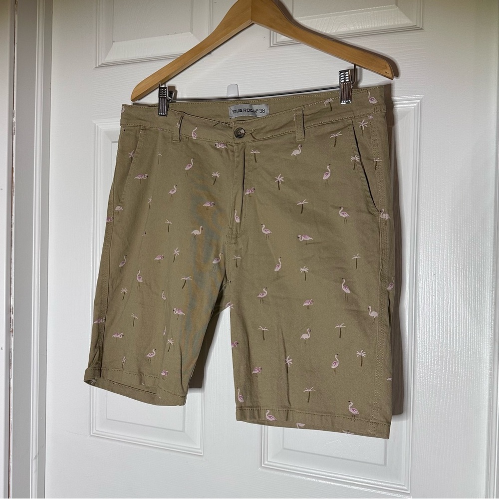 TRUE ROCK Olive Flamingo‎ Print Shorts